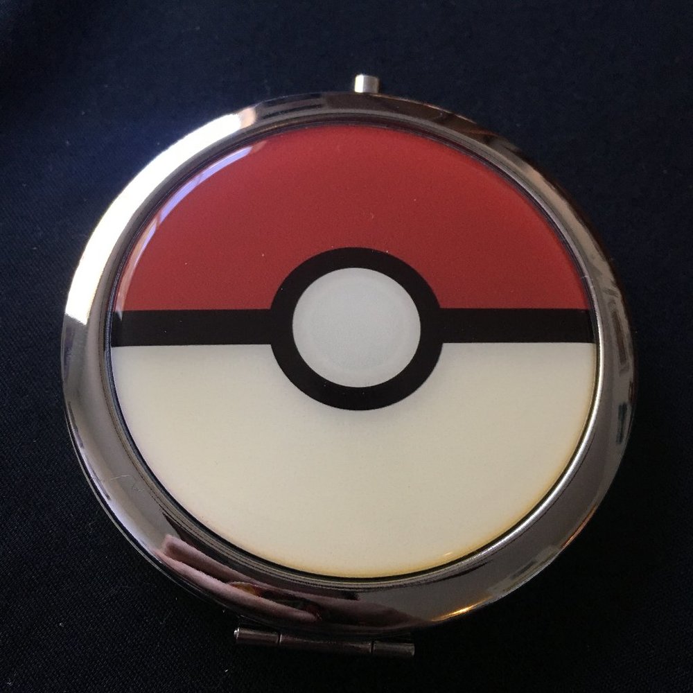 Pokémon Poké Ball Compact Mirror